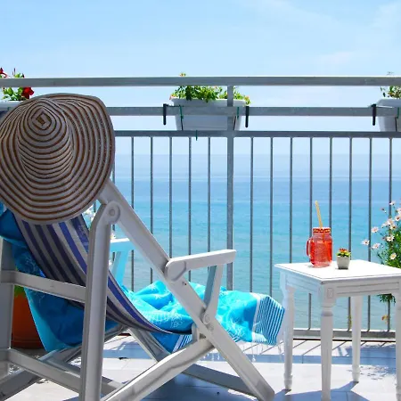 Fronte Mare Bed & Breakfast *