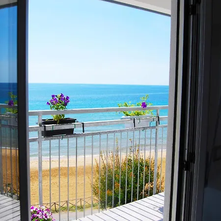 Fronte Mare Bed & Breakfast