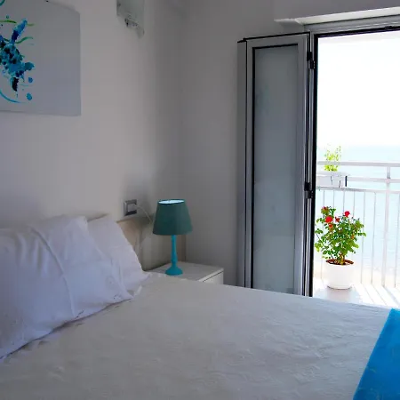 Fronte Mare Bed & Breakfast