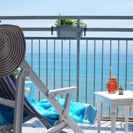 Fronte Mare Bed & Breakfast *